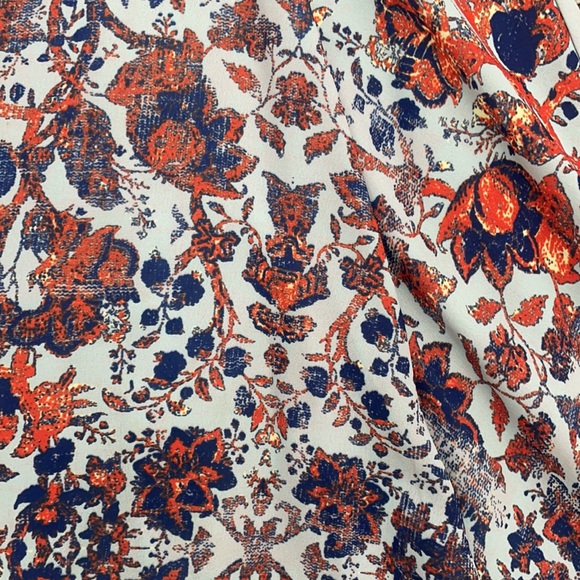 ASTR fit and flare floral mini dress. Perfect for a wedding guest! - Picture 2 of 5